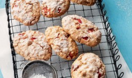 Biscuiti Ricciarelli Cu Capsuni
