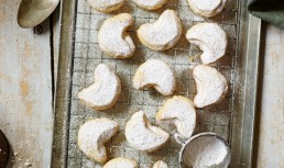 Kourabiedes - Biscuiti Grecesti Cu Migdale