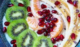Mic Dejun Cu Fulgi De Ovaz, Fructe Si Cardamom