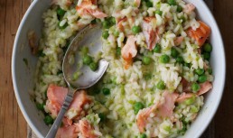 Păstrăv și risotto cu mazăre și lămâie