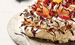 Pavlova Cu Nuga