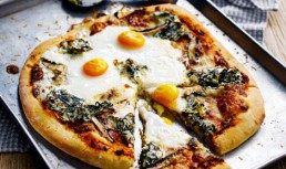 Pizza Cu Ricotta, Spanac, Ciuperci Si Oua