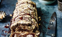 Rulada Meringue Cu Cafea Si Ciocolata