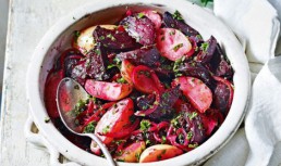Salata De Cartofi, Sfecla Si Ceapa Rosie