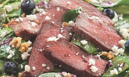 Salata De Spanac Cu Muschi De Vita Si Afine