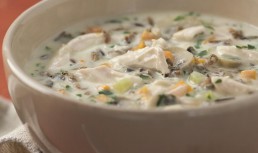 Supa De Curcan Si Orez Salbatic, Foarte Satioasa Si Bogata In Nutrienti