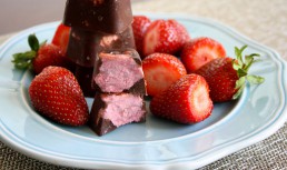 Trufe Cu Capsuni Si Mousse De Cocos