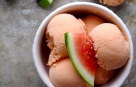 Înghețată de pepene roșu