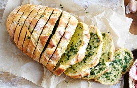 Garlic bread - cel mai gustos mod de a savura pâinea