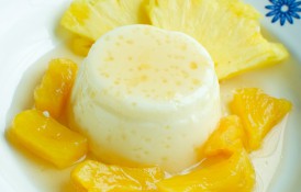Budinca de ananas cu crema de vanilie