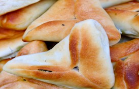 Triunghiuri cu spanac - plăcinte arăbești cu spanac proaspăt