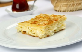Plăcintă zdrențuită cu brânză și foi yufka
