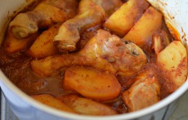 Mâncare de cartofi cu carne de pui