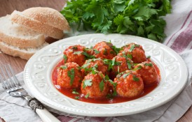 Chiftele cu sos de roșii în stil italian