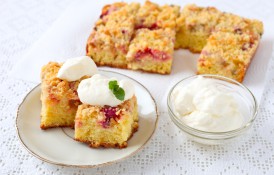 Prăjitură cu rubarbă și vanilie