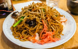 Yakisoba - Rețeta de paste prăjite japoneze pe care trebuie s-o încerci