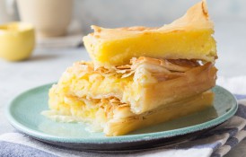 Plăcintă grecească cu cremă de lapte și griș - Galaktoboureko