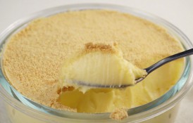 Cremă de iaurt cu biscuiți - simplă, bună, gata în 15 minute (plus răcit)