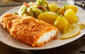 Cel mai bun pește pane făcut acasă – crustă aurie și interior fraged