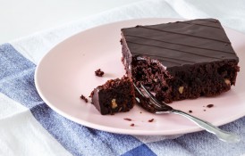 Negresă cu gem și nucă