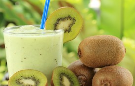 8 smoothie-uri cu kiwi pe care trebuie să le încerci în 2024