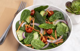 Salată de spanac asortată