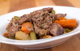 Pulpă de vită cu legume la cuptor