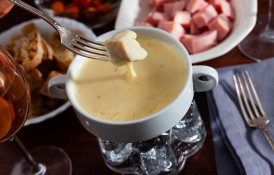 Fondue de brânză - ce este și cum să-l faci perfect acasă