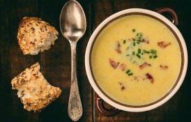 Supă cremă de porumb cu bacon