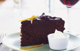 Tort De Ciocolata Cu Migdale Si Portocale, Un Tort Perfect Pentru Aniversari