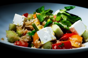 Dieta mediteraneană - meniu, beneficii, riscuri. Cât slăbești cu cea mai sănătoasă cură de slăbire