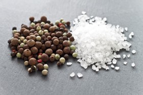 De ce sare și piper? Explorând chimia condimentelor în preparatele culinare