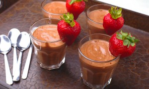 Mousse de ciocolată cu căpșune - desertul cu care cucerești pe oricine