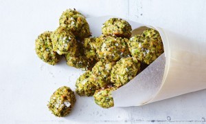 Nuggets de broccoli și quinoa