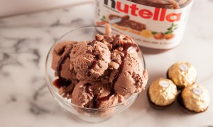 Înghețată de casă cu Nutella și alune