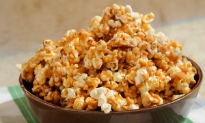 Popcorn cu caramel simplu și rapid