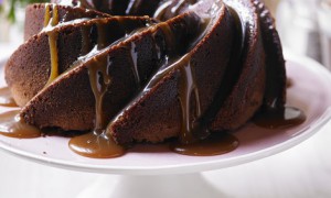 Bundt Cake Cu Ciocolata, Baileys Si Caramel