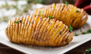 Cartofi acordeon - cel mai spectaculos mod de a găti cartofii