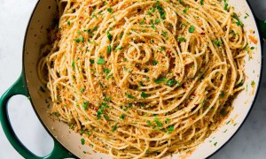 Spaghetti cu usturoi și anșoa