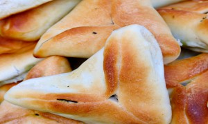 Triunghiuri cu spanac - plăcinte arăbești cu spanac proaspăt