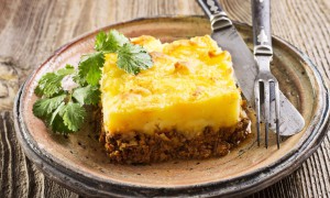 Hachis Parmentier - rețeta franțuzească cu carne și piure de cartofi