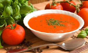 Supă de roșii cu busuioc - O supă sănătoasă și hrănitoare