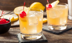 Cum faci Whiskey Sour - cocktailul perfect pentru orice ocazie