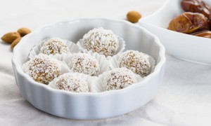 Praline din curmale - rețetă fără coacere