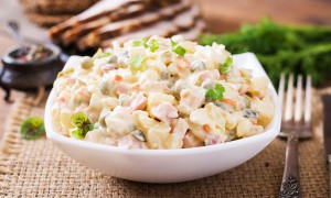 Salată a la russe - ingrediente și mod de preparare