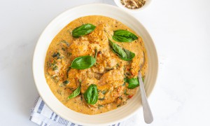 Pulpe de pui toscane - rețetă simplă, cu sos cremos