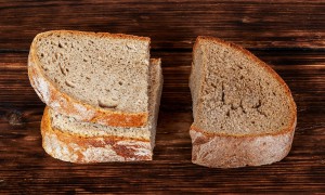 4 rețete rapide cu pâine uscată sau învechită