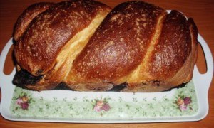 Cozonac cu nuca, rahat si cacao