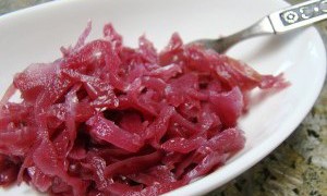 Salata clasica de varza rosie