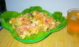 Salata cu legume si bacon afumat